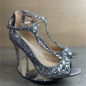 JEWEL BADGLEY MISCHKA Conroy T-Strap Evening Sandals